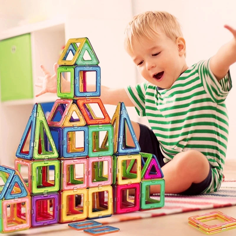 Bloques magnéticos para niños y niñas.